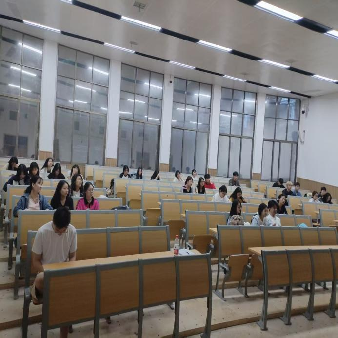 Dans les écoles pauvres - événement de charité de Ybliouke